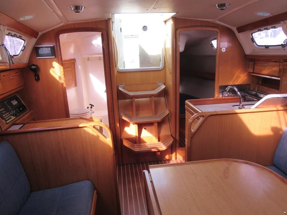 Bavaria 31 cruiser