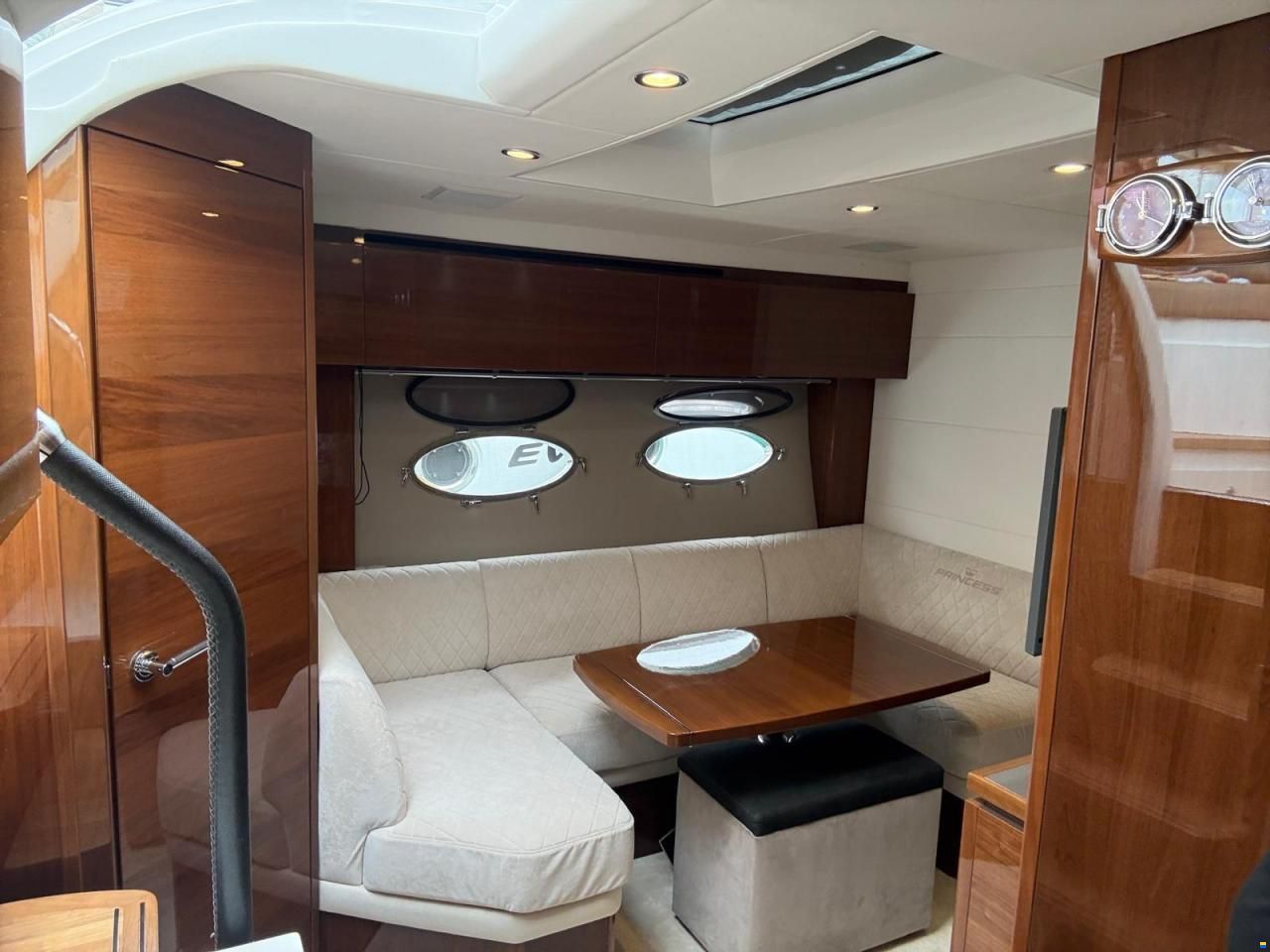 Princess V39