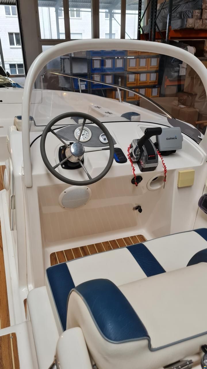 Quicksilver 500 Commander