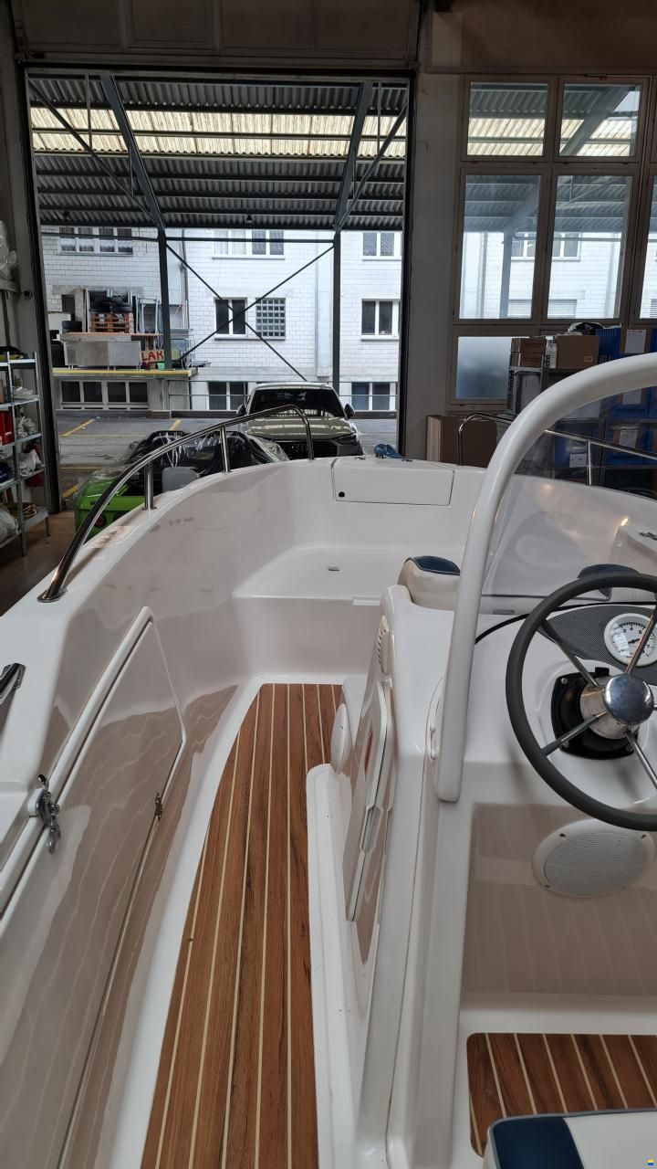 Quicksilver 500 Commander