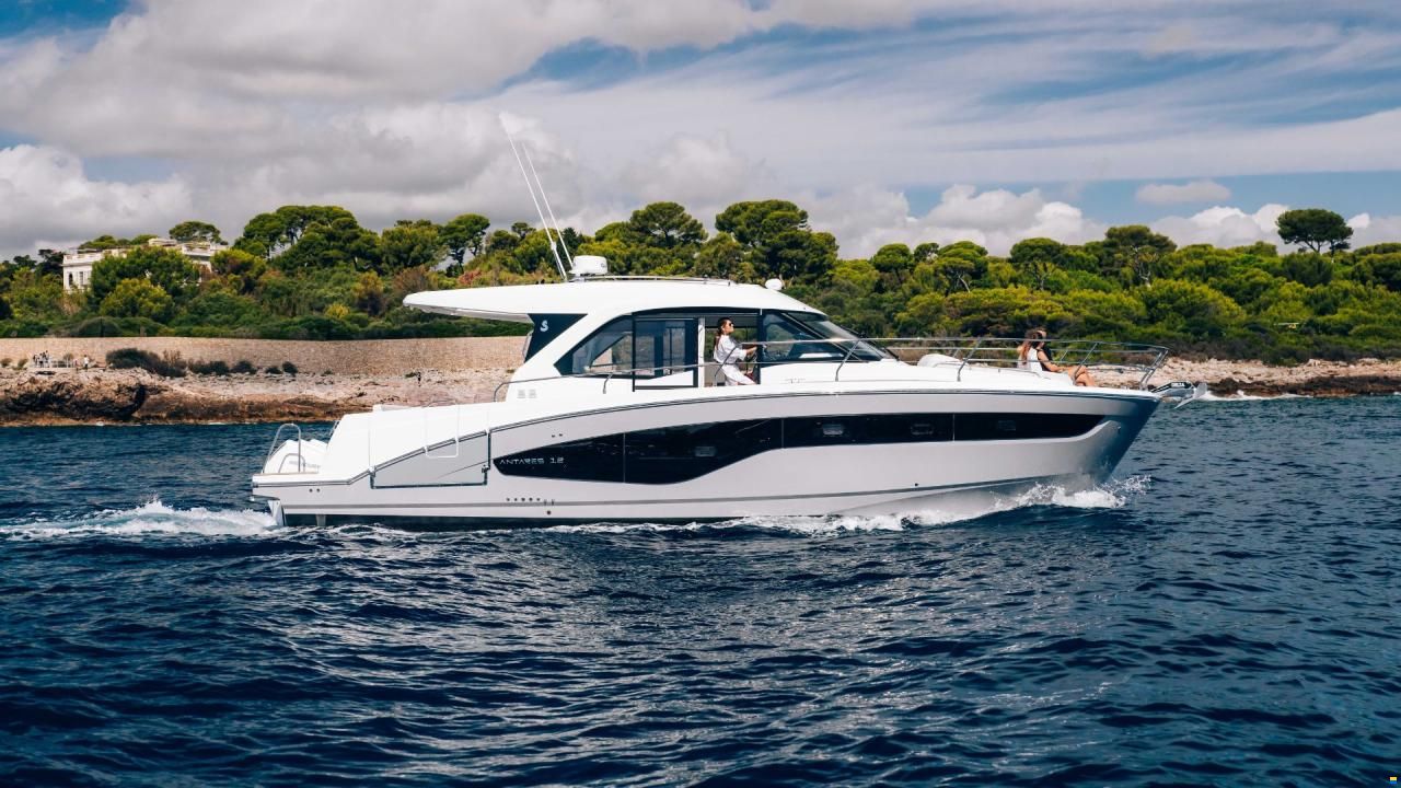 Beneteau ANTARES 12 COUPE