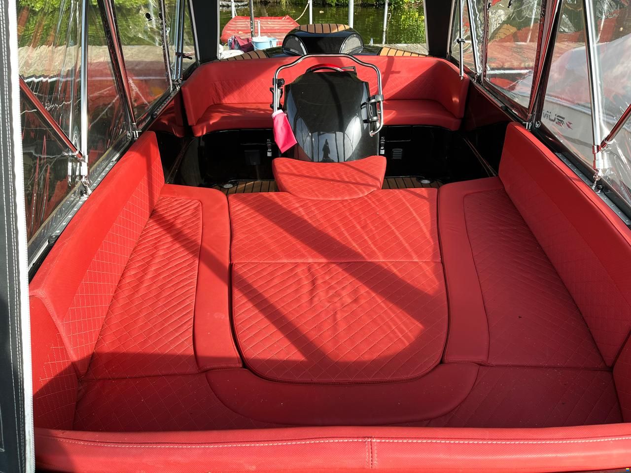 Mindak Lounge Tender 570