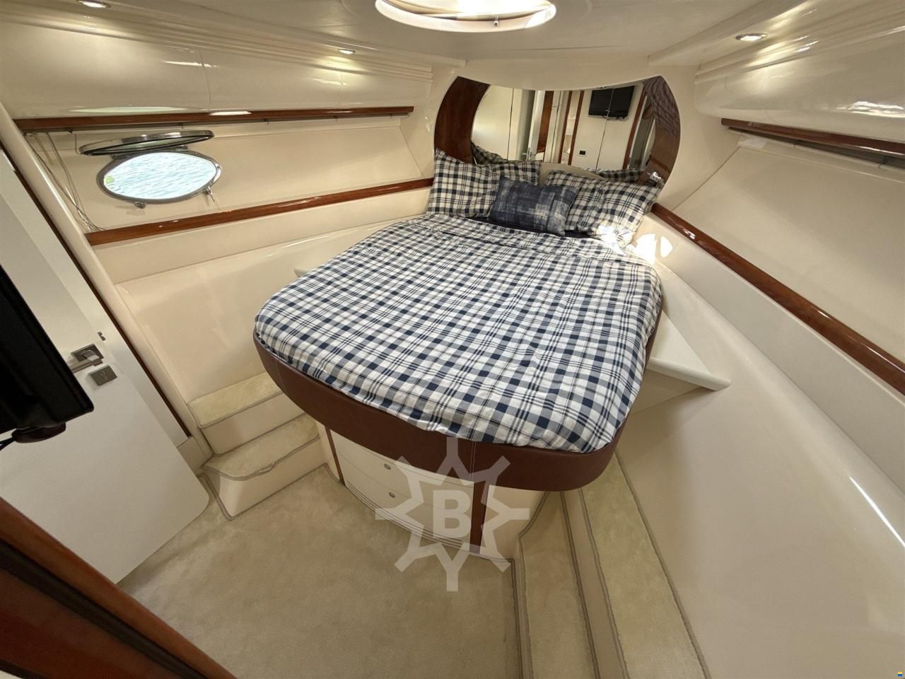 Pershing 43'