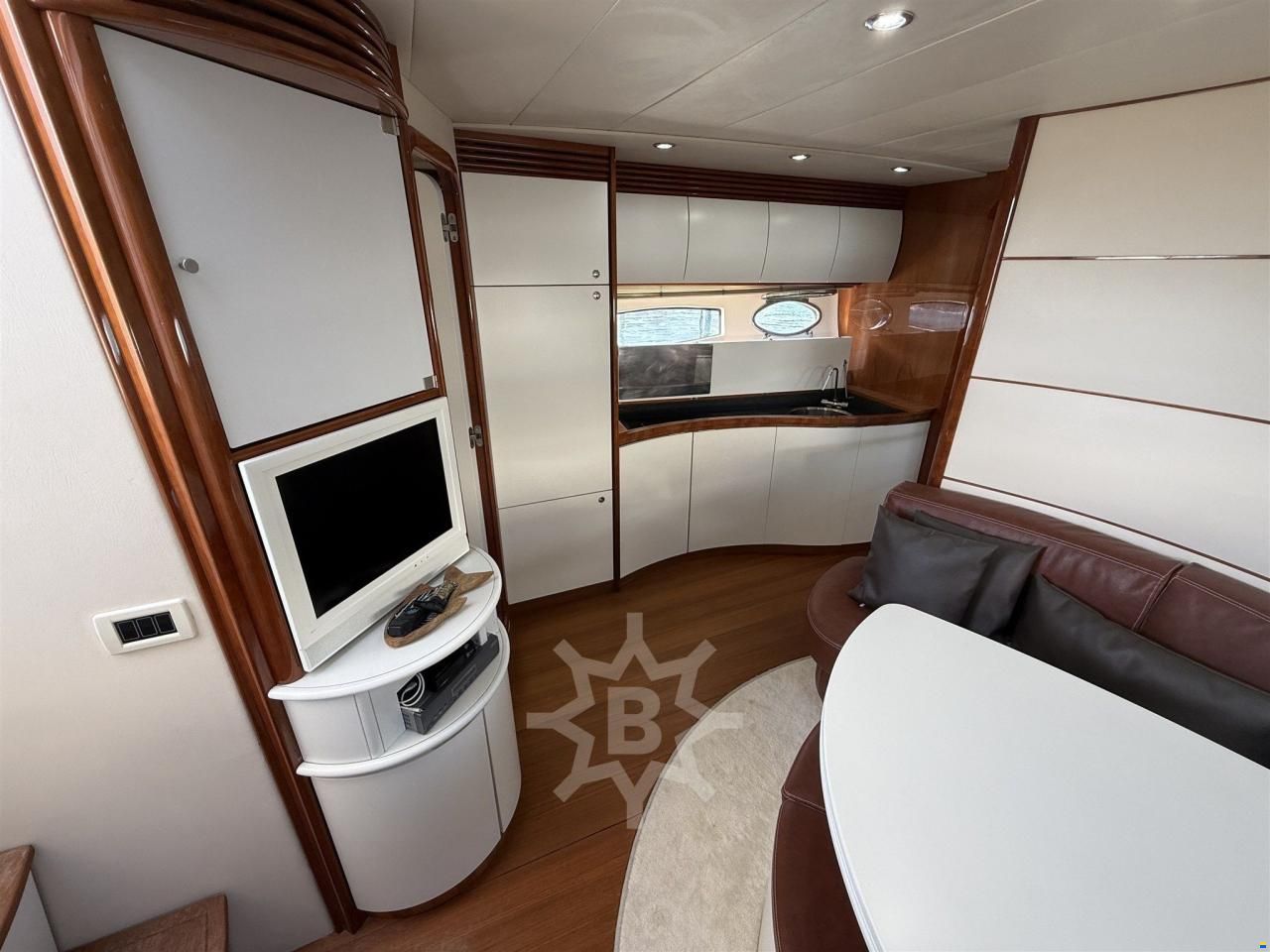 Pershing 43'