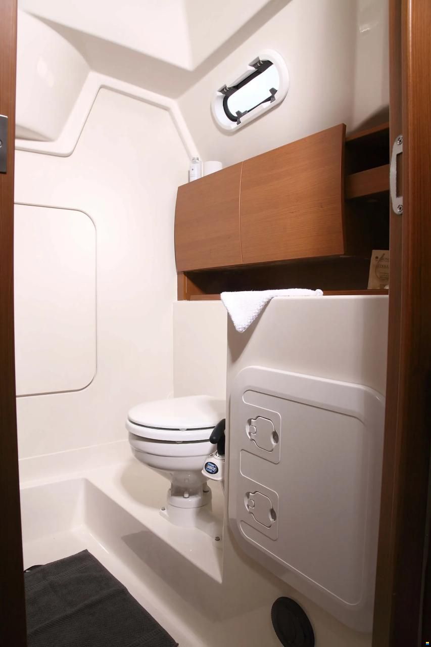 Hanse 325