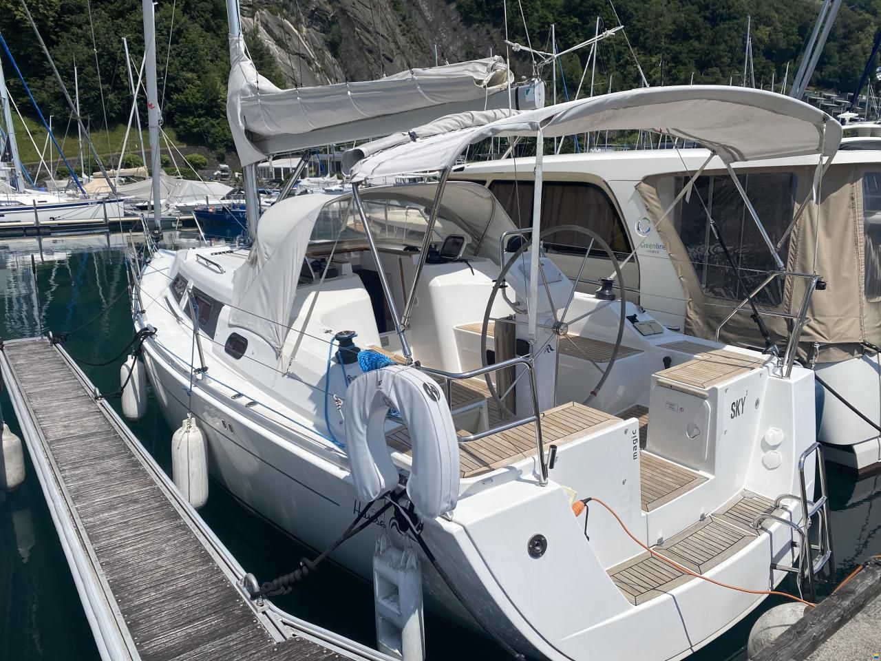 Hanse 325