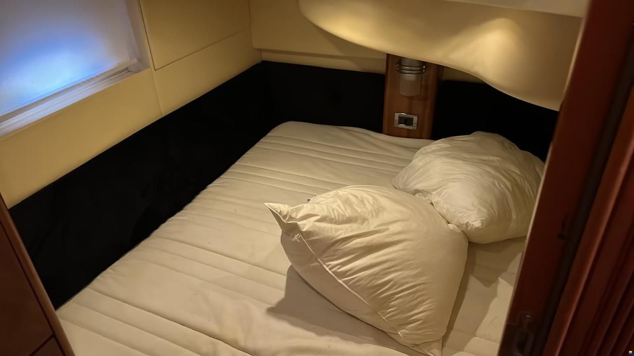 Azimut 42 FLY