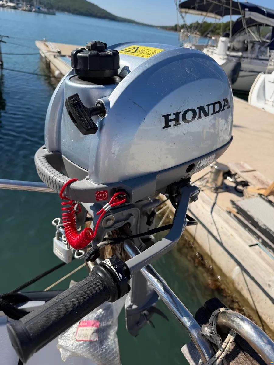 Dufour 2800