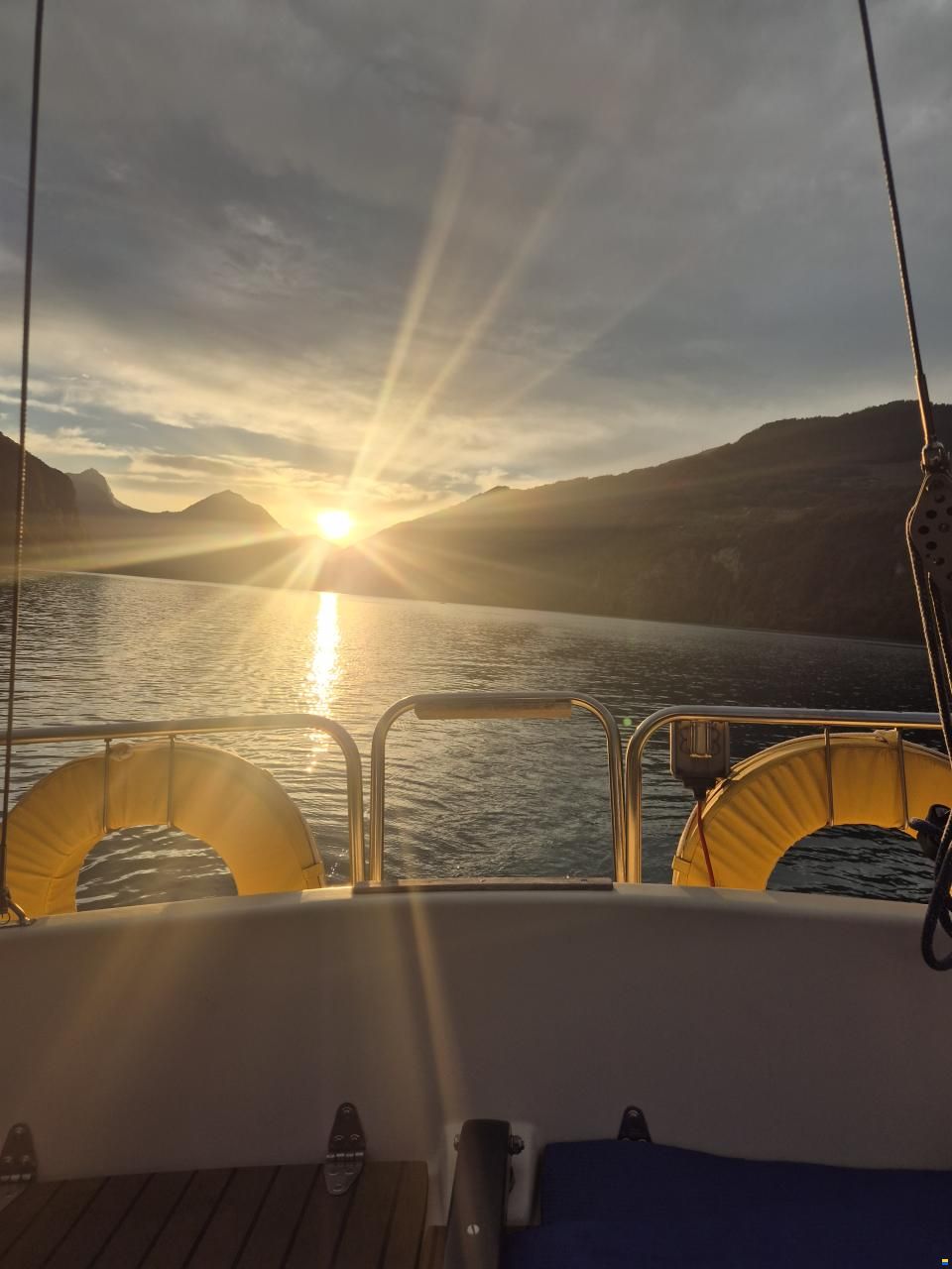 Bavaria 890