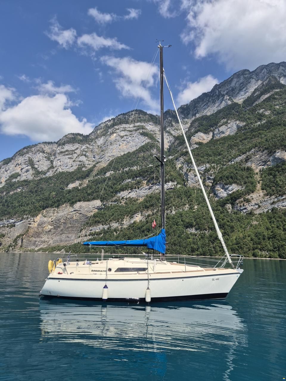 Bavaria 890