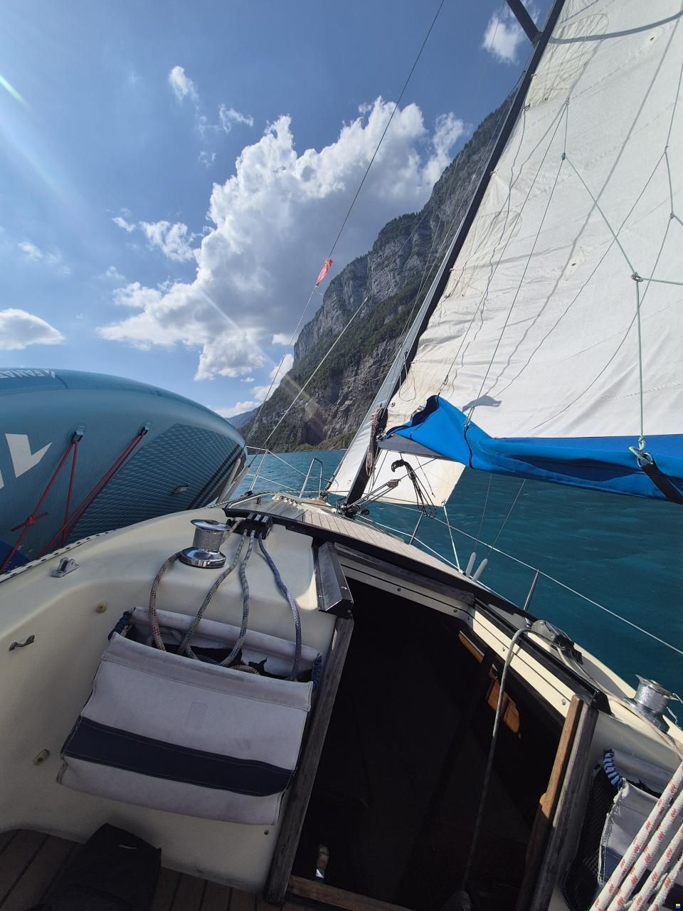 Bavaria 890