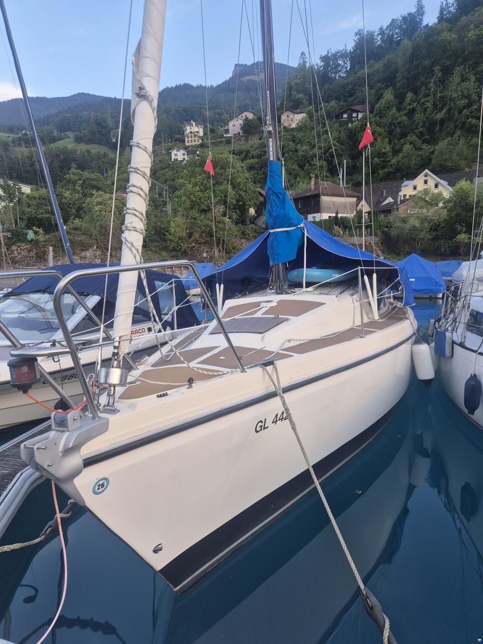 Bavaria 890