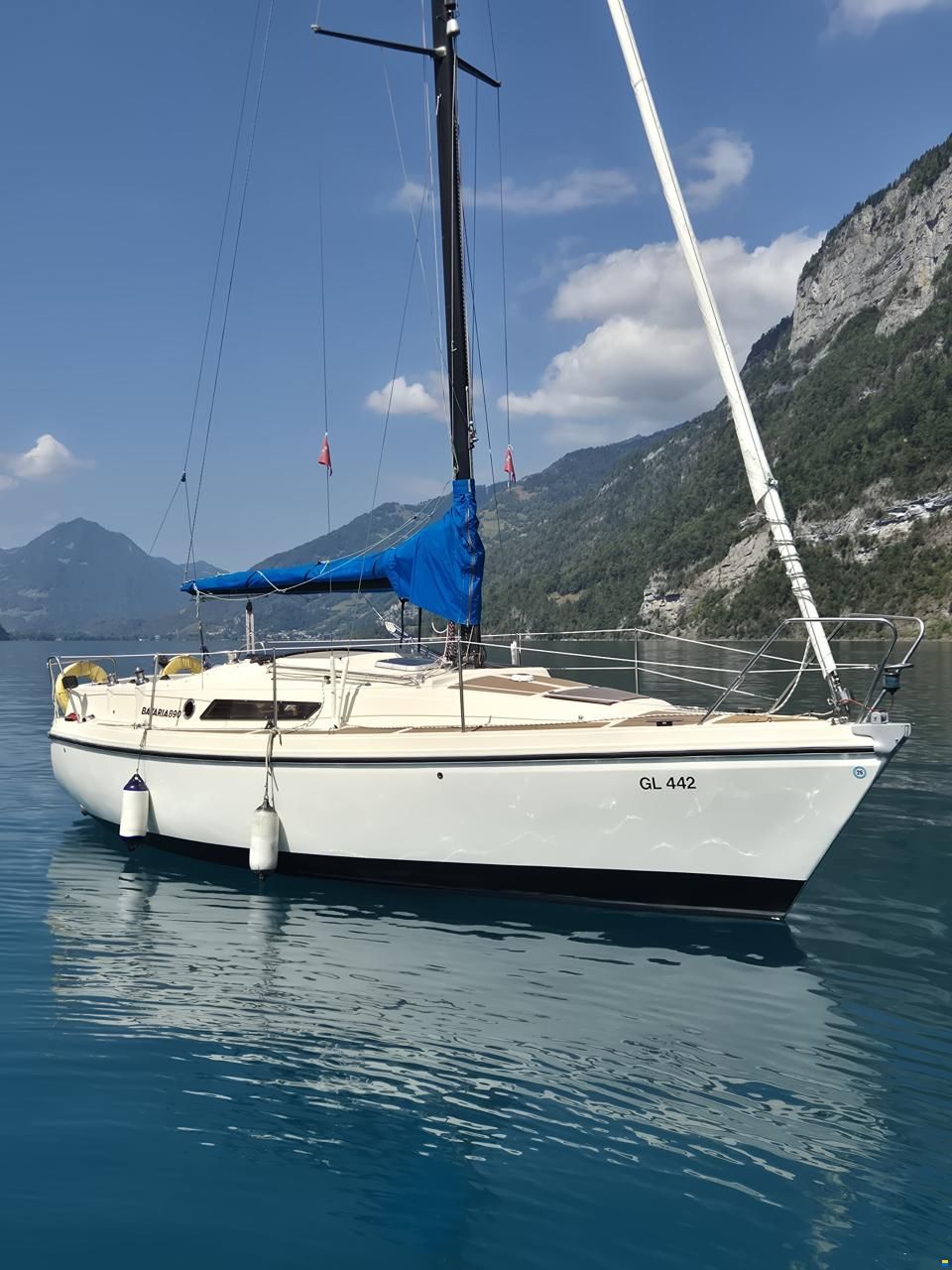 Bavaria 890
