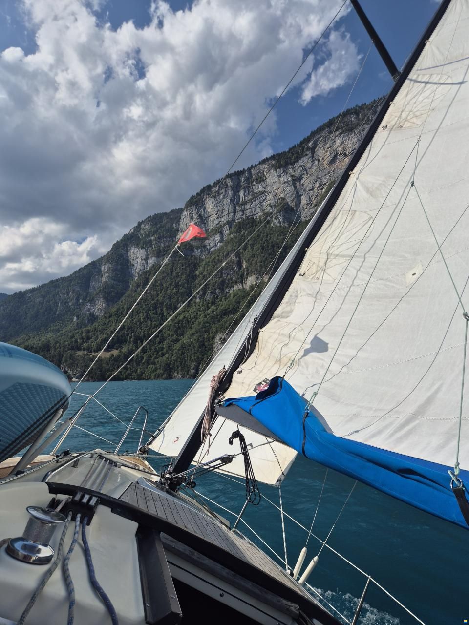 Bavaria 890
