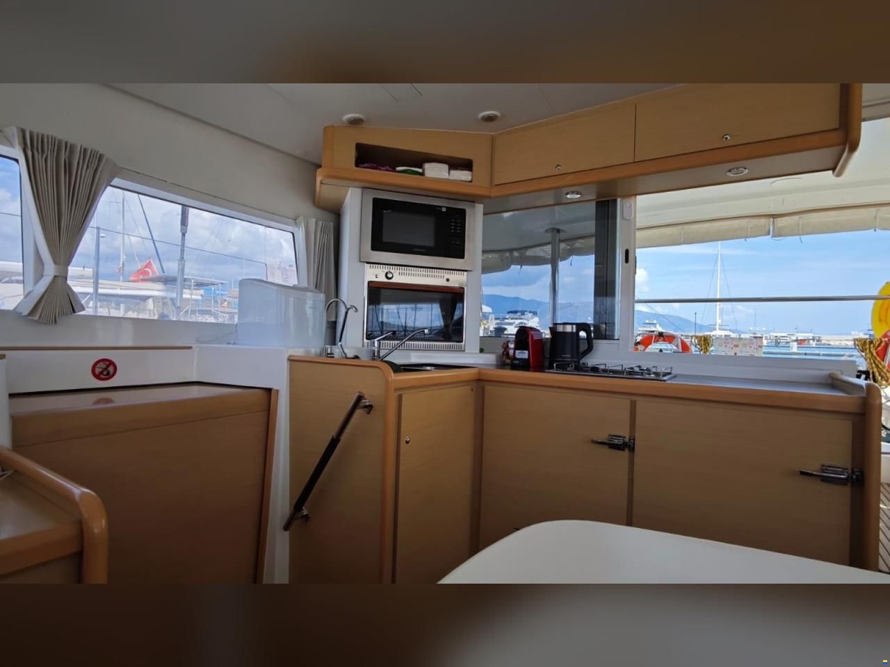 Lagoon 400