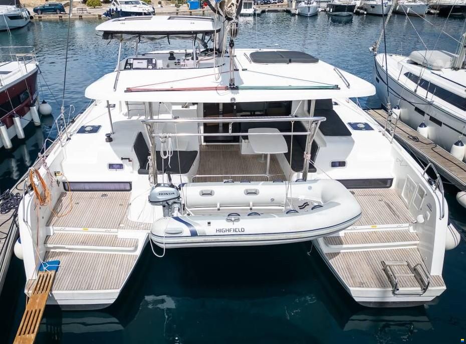 Lagoon 42 A/C