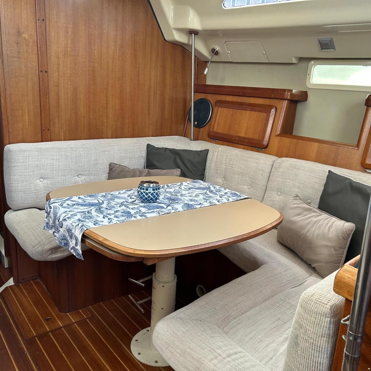 Hunter 33.5