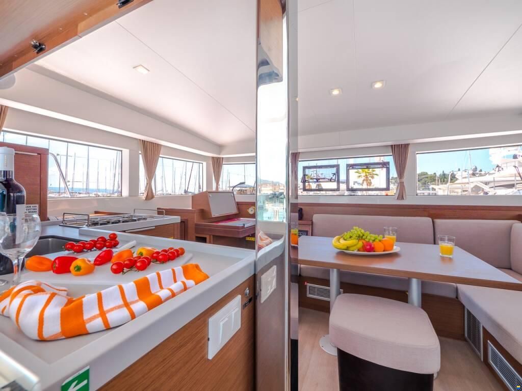 Lagoon 40 A/C