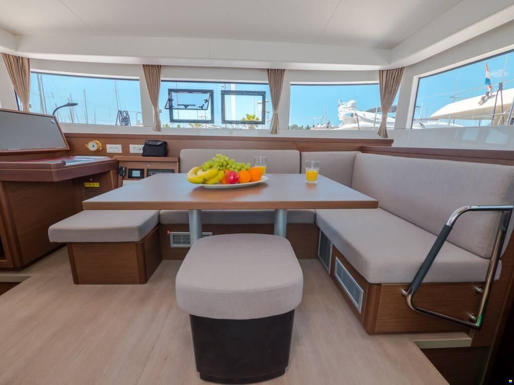 Lagoon 40 A/C