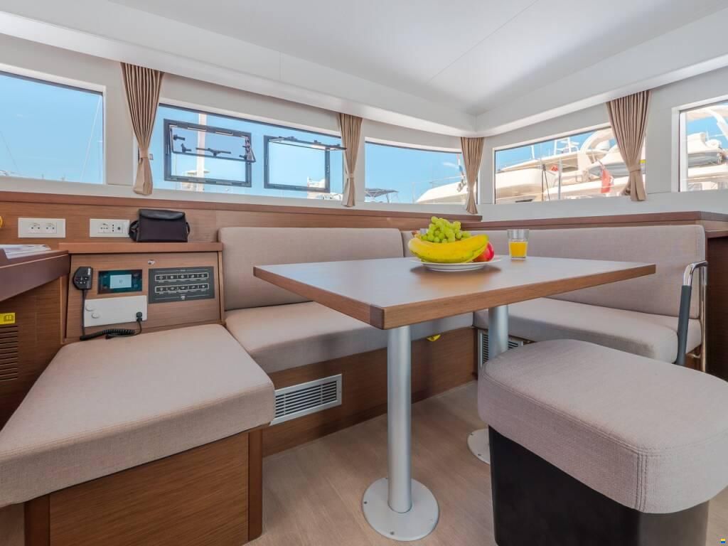 Lagoon 40 A/C