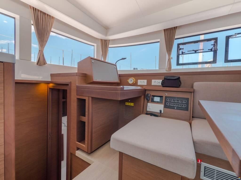 Lagoon 40 A/C