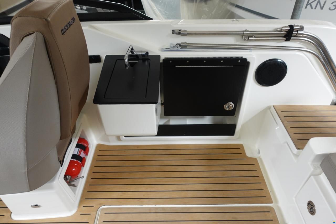 Quicksilver Activ 675 Cruiser inkl. Trailer & Bodens