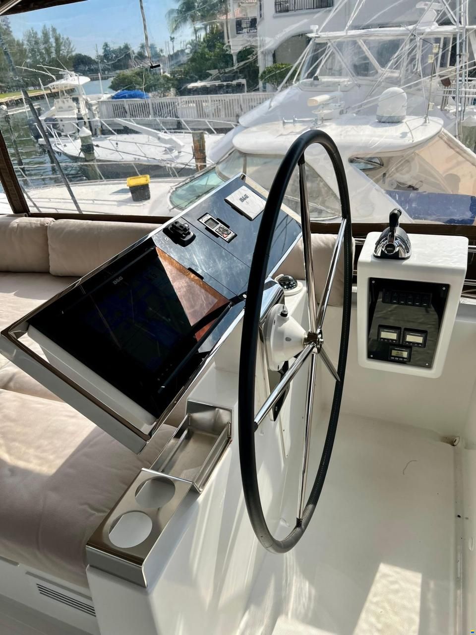 Lagoon 620