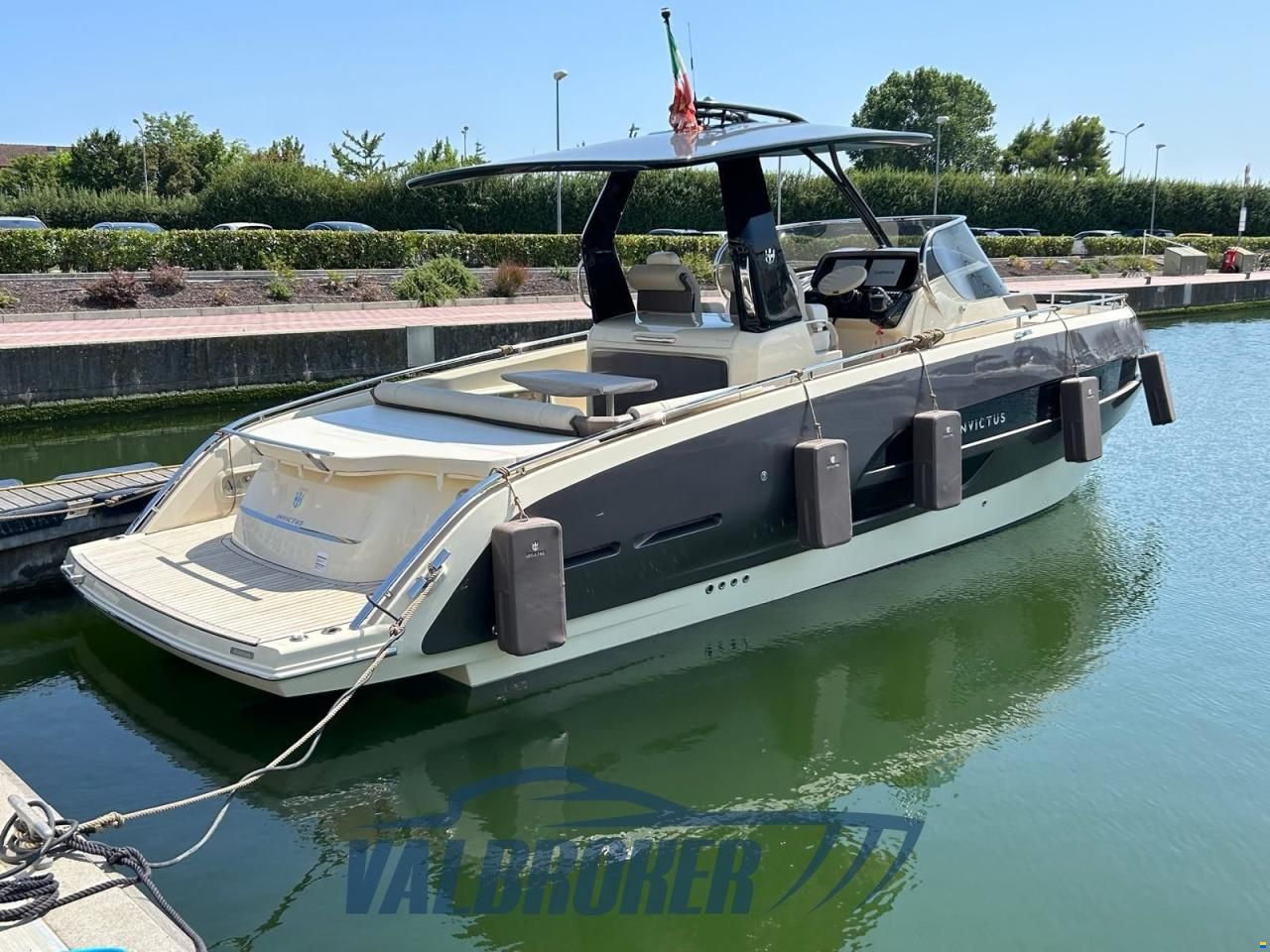 Invictus GT320