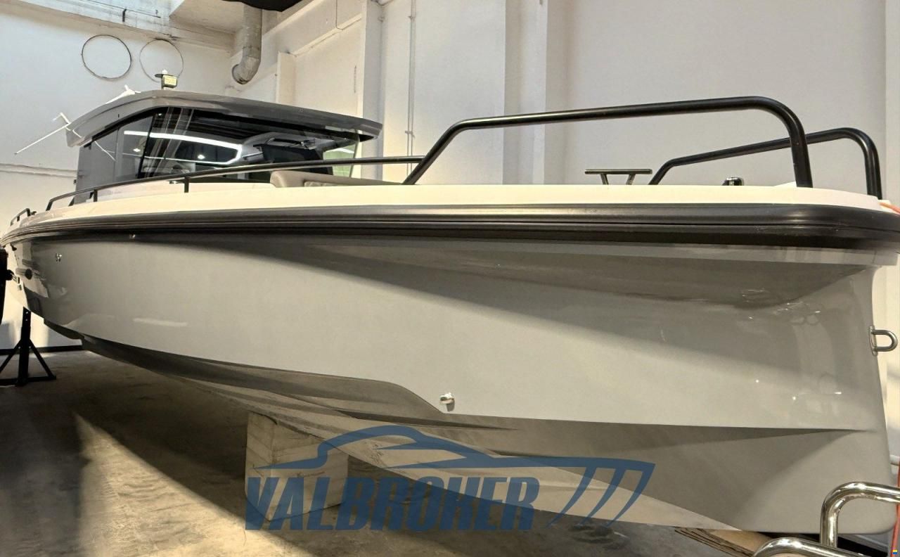 Axopar 37 XC Cross Cabin