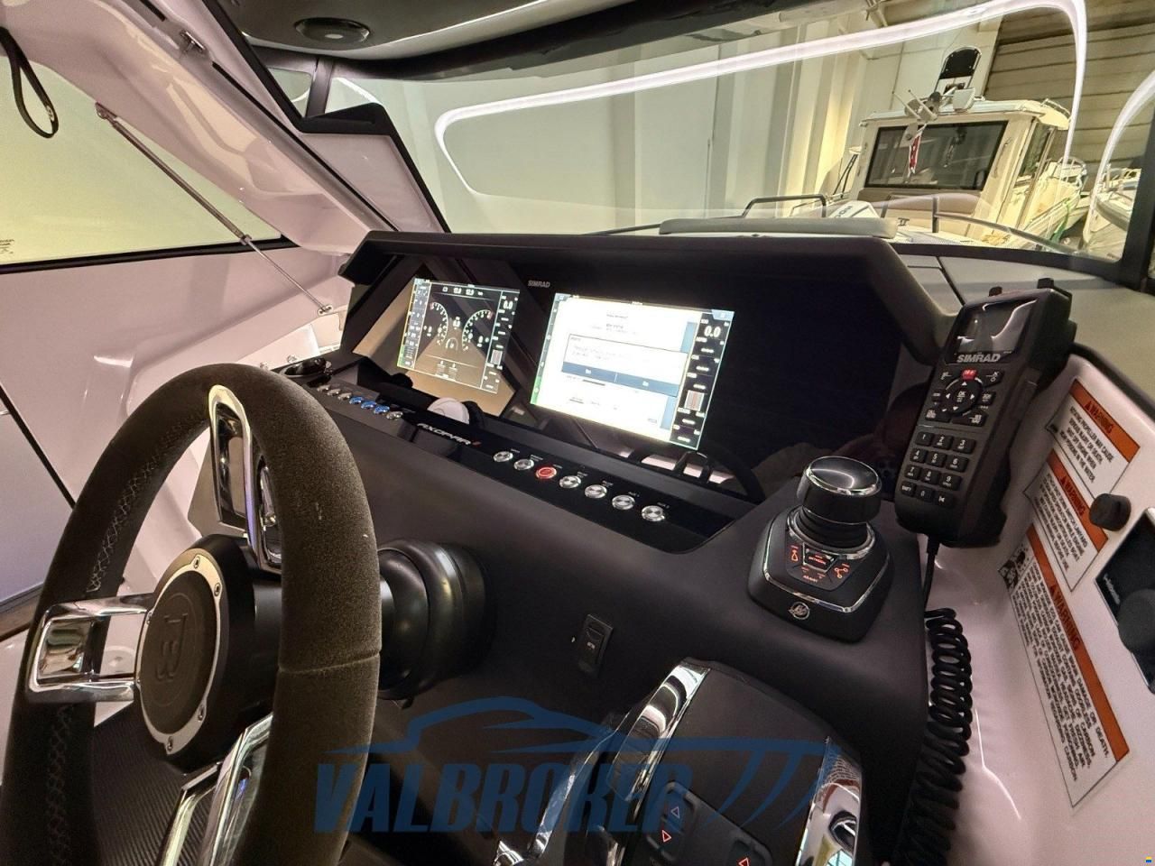 Axopar 37 XC Cross Cabin