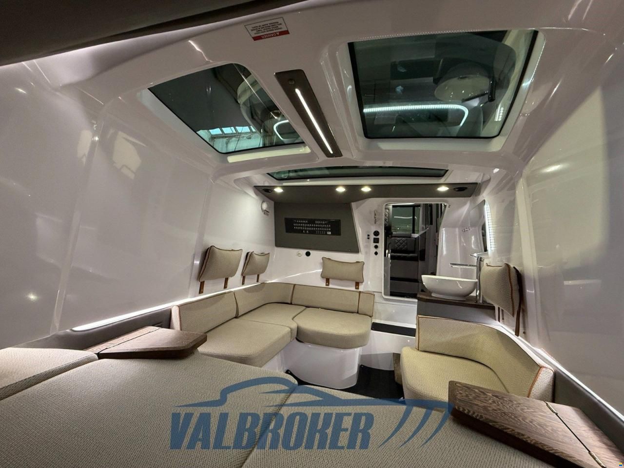 Axopar 37 XC Cross Cabin