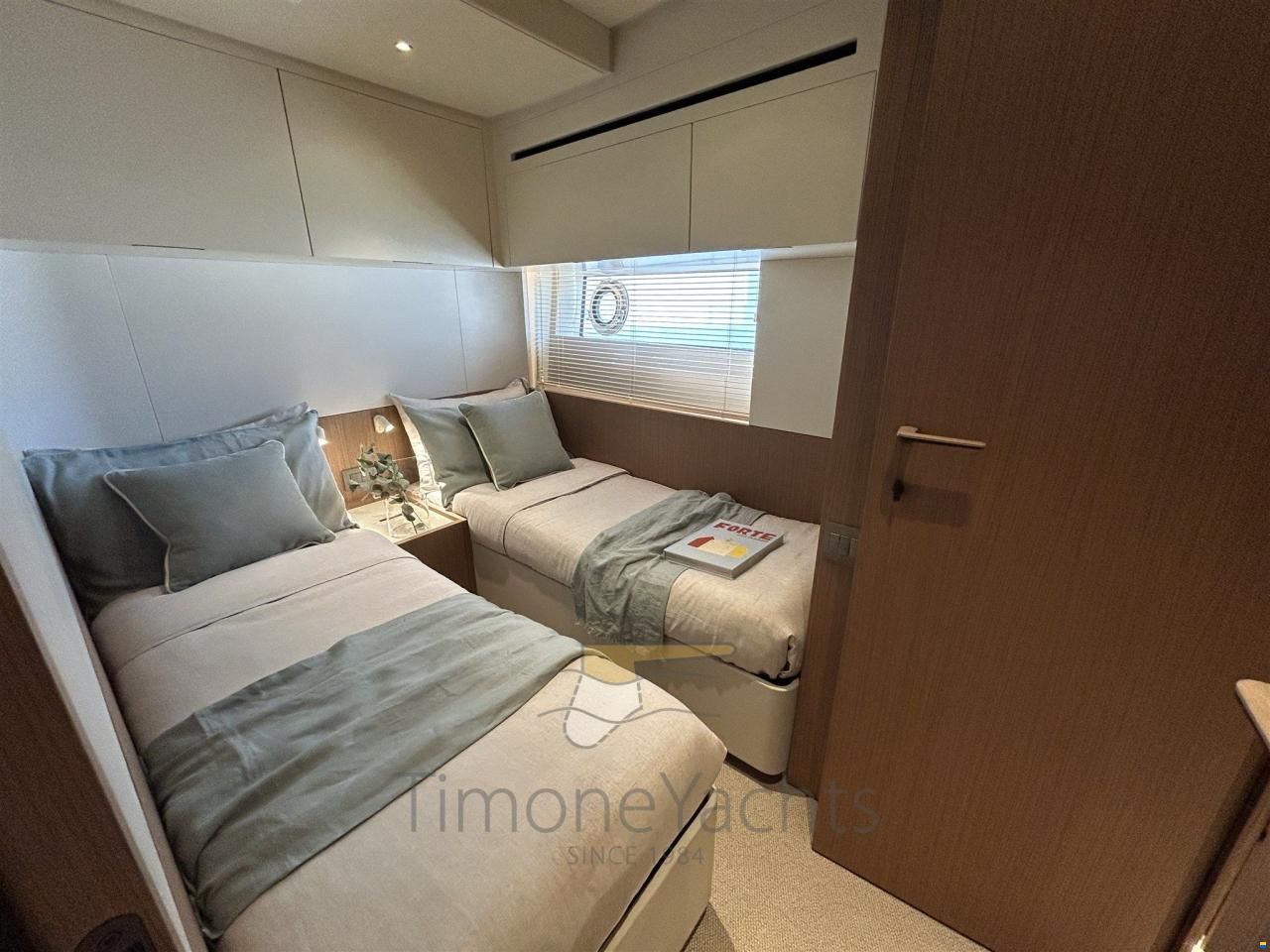 Azimut Seadeck 9