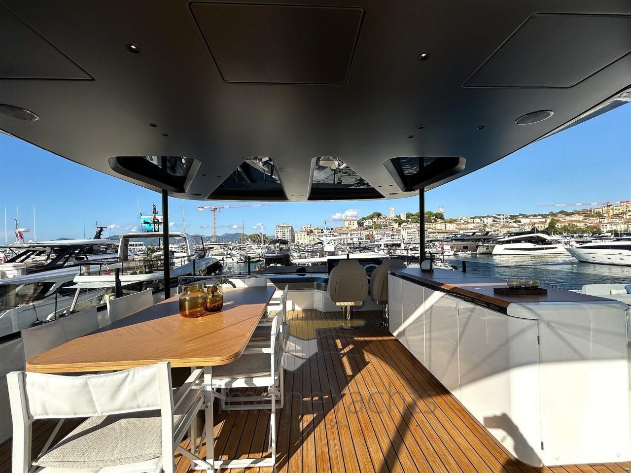 Azimut Seadeck 9