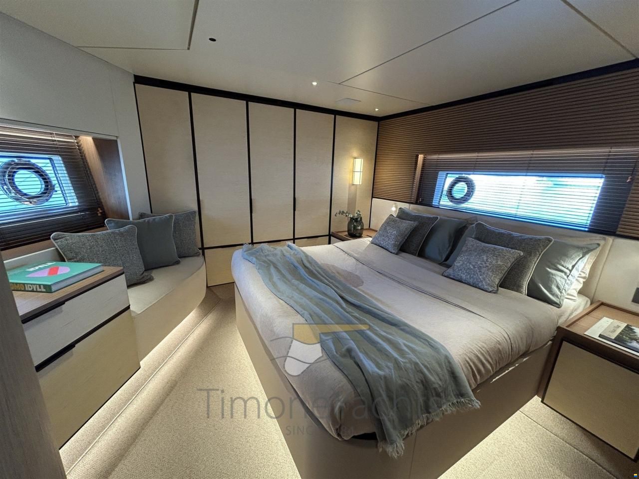 Azimut Seadeck 9