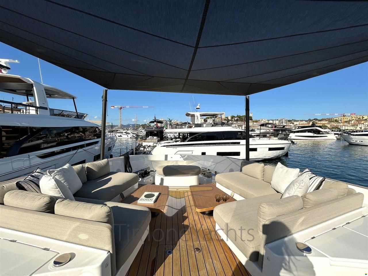 Azimut Seadeck 9