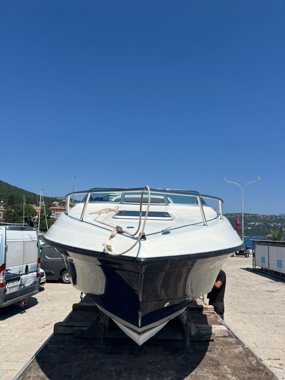 Crownline 210 CABIN