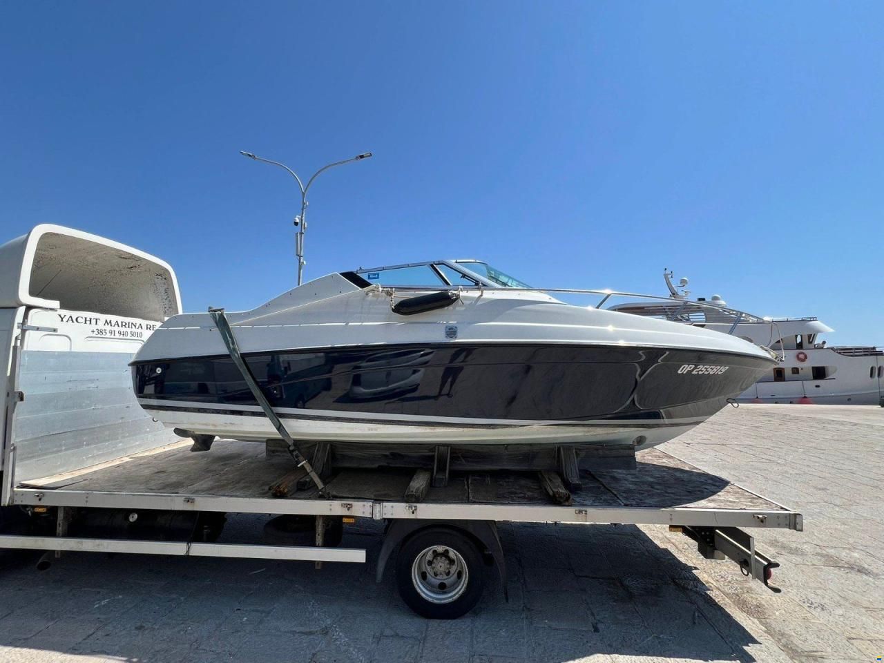 Crownline 210 CABIN