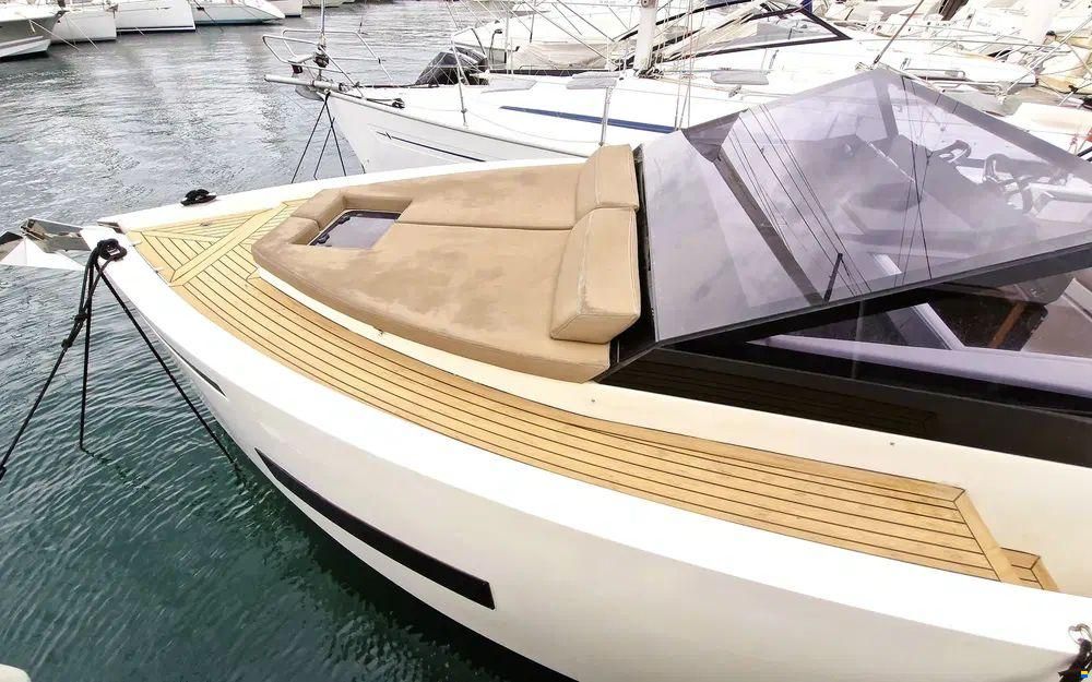 De Antonio D33 Cruiser
