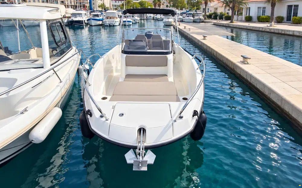 Quicksilver Activ 675 Open