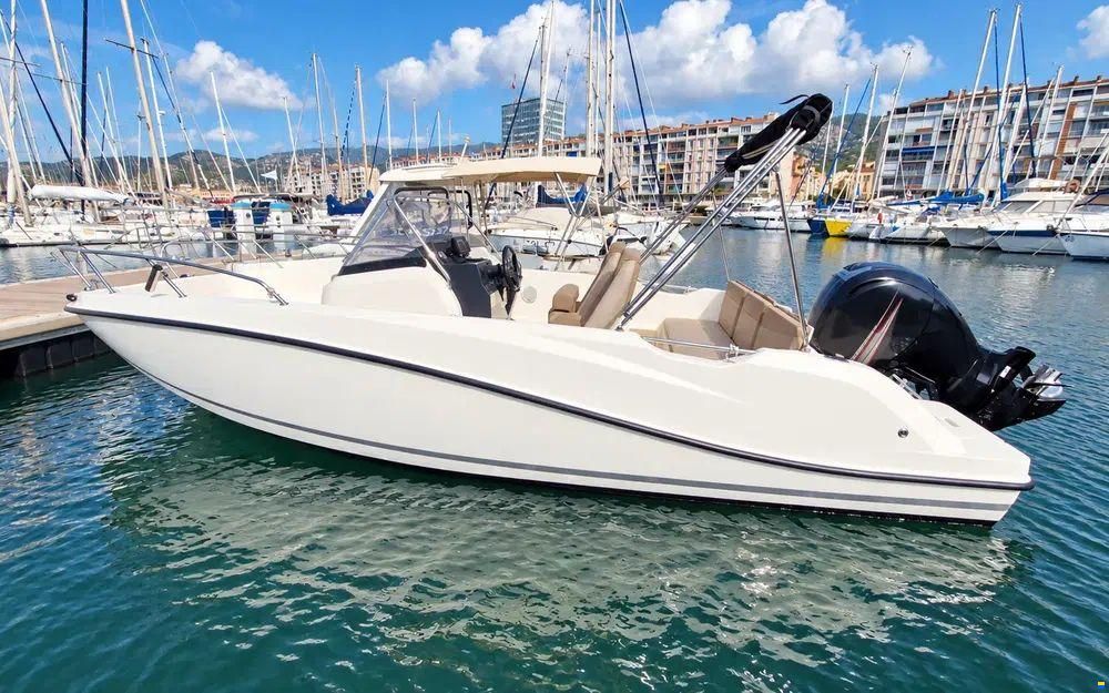 Quicksilver Activ 675 Open