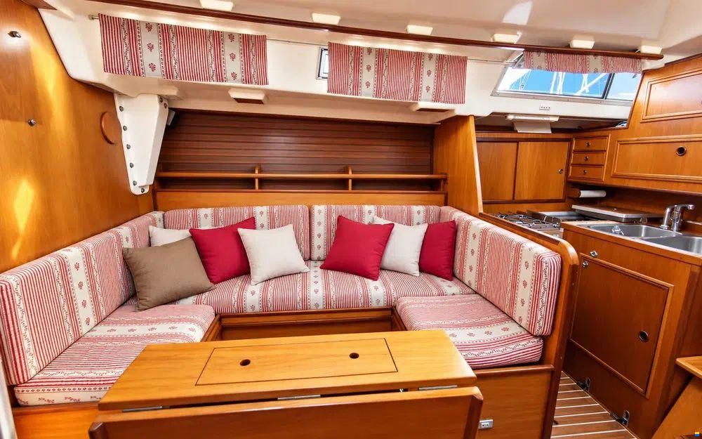 Wauquiez Hood 38