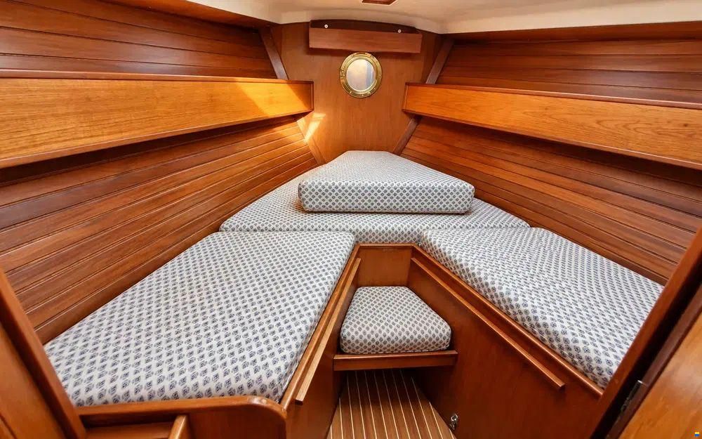 Wauquiez Hood 38