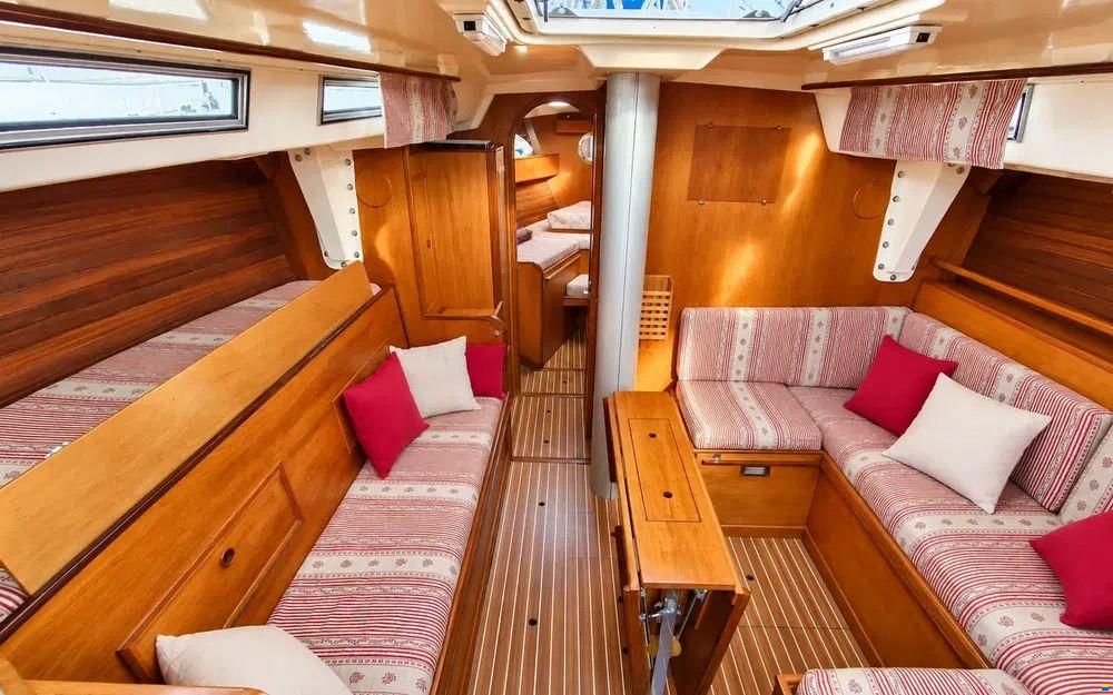 Wauquiez Hood 38