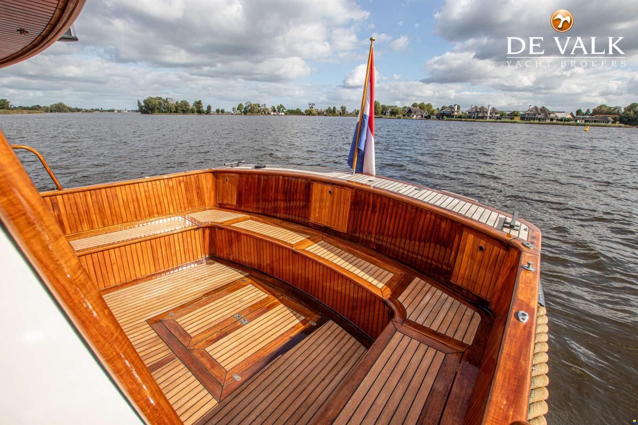De Vries Lentsch 44 Sedan