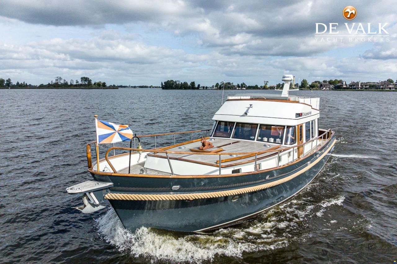 De Vries Lentsch 44 Sedan