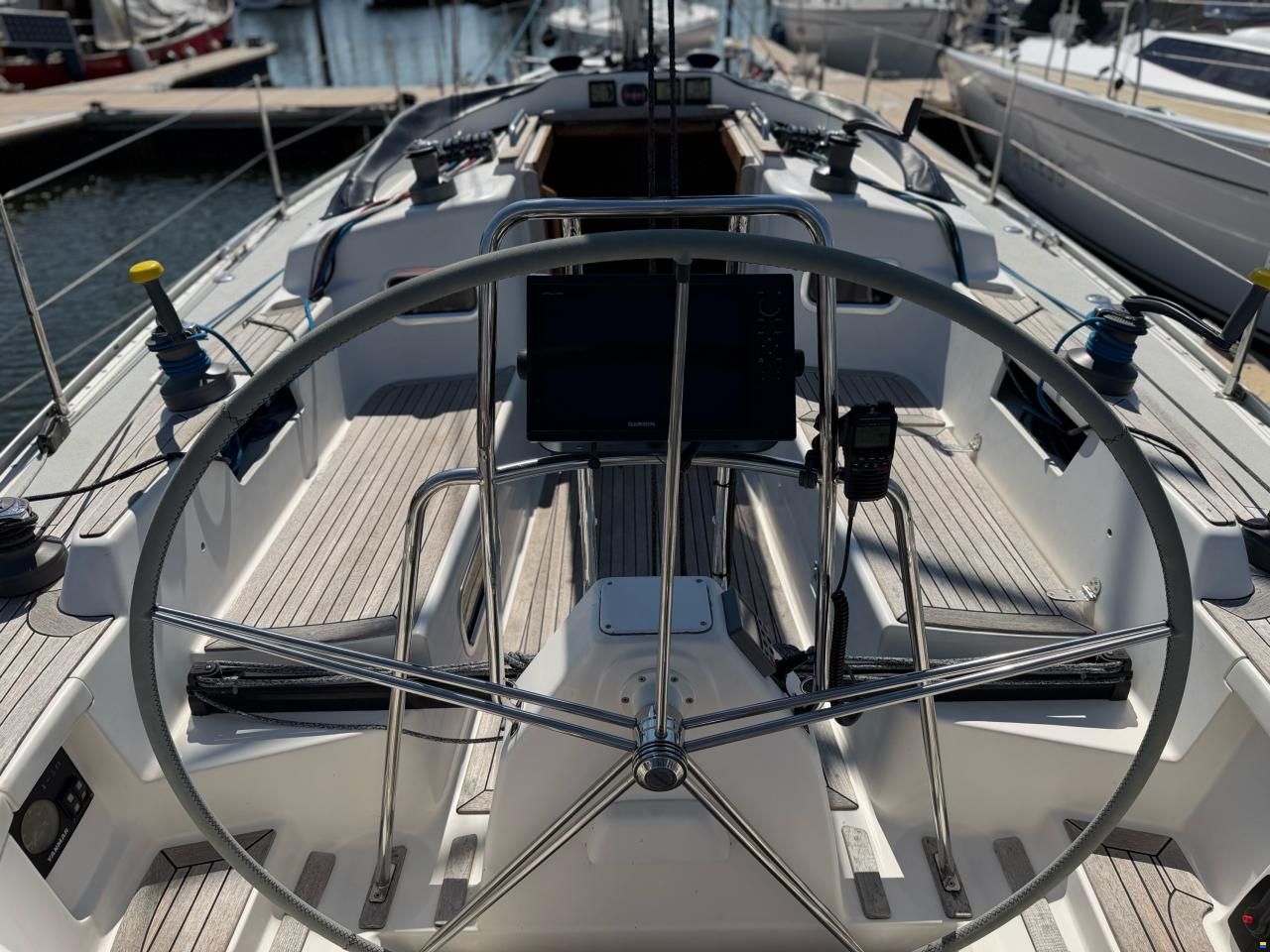 Arcona 370