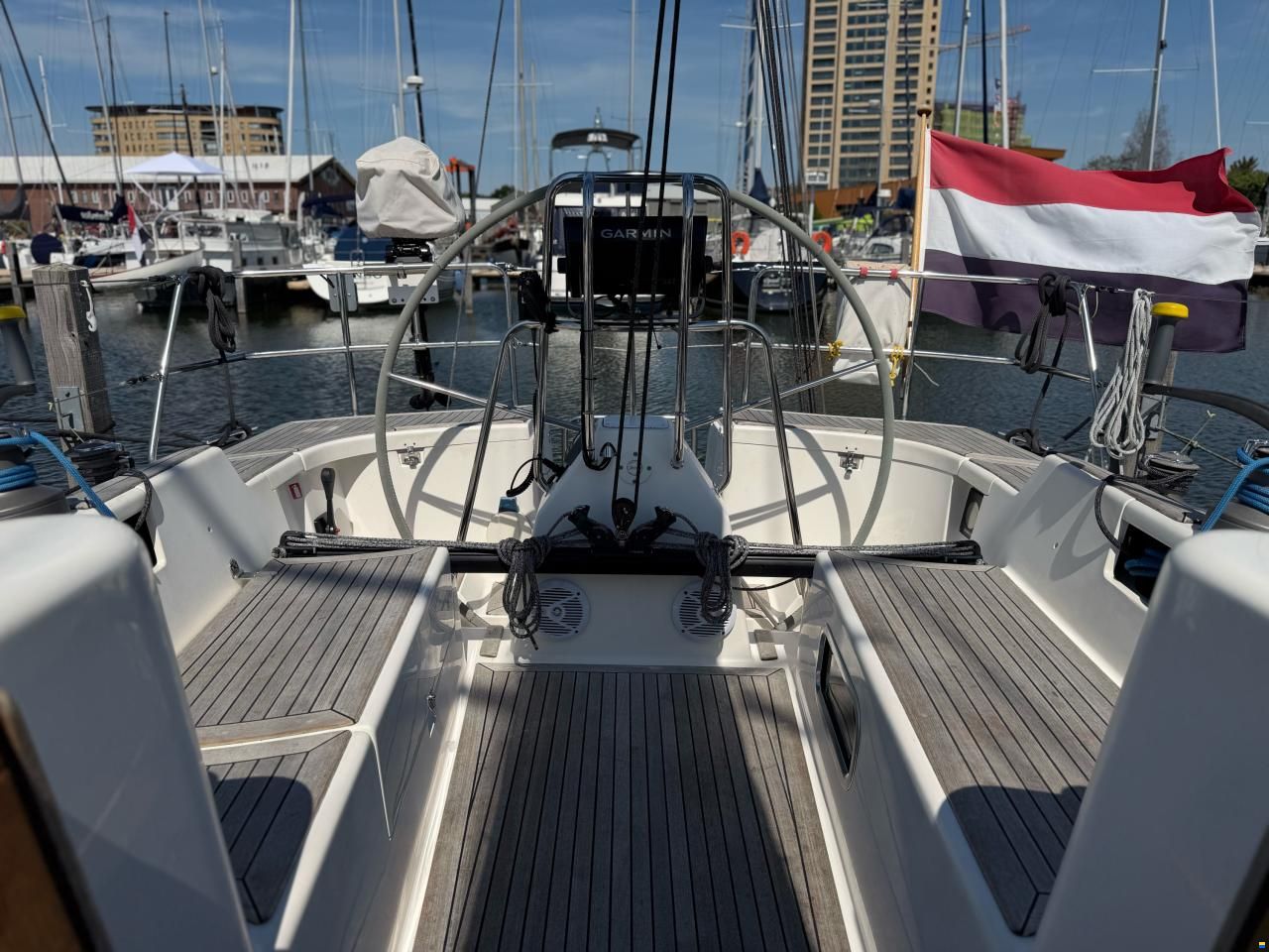 Arcona 370