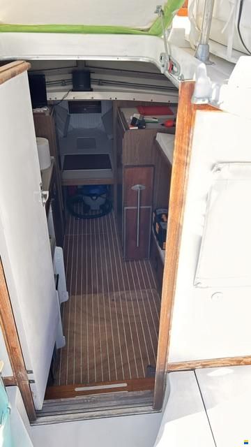 Bertram 28 Fly