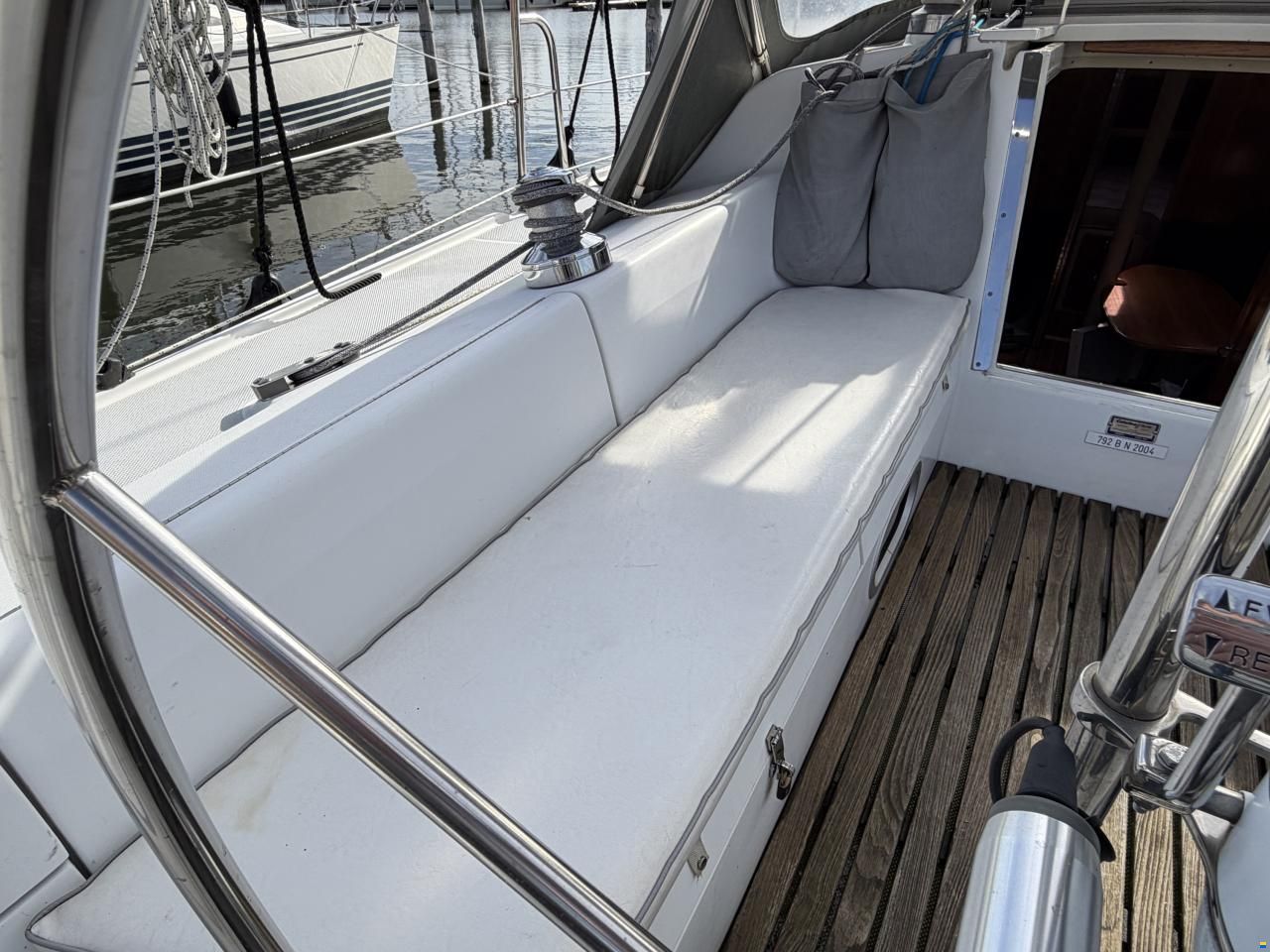 Catalina 320