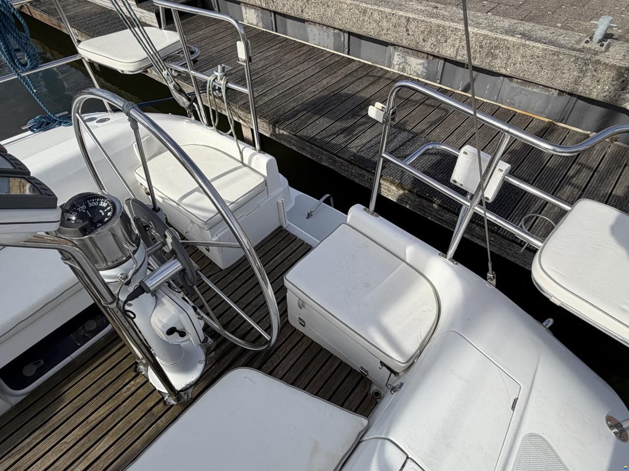 Catalina 320